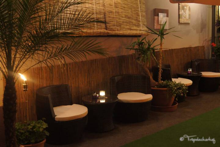 Lounge 39 of 56