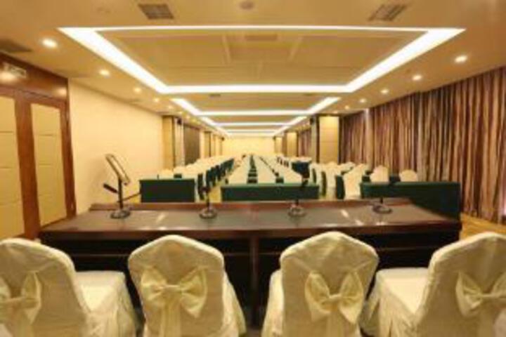 Room 12 of 23
