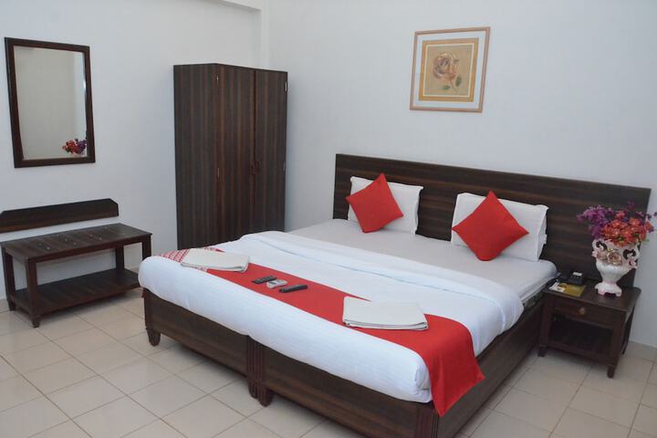 Room 10 of 26