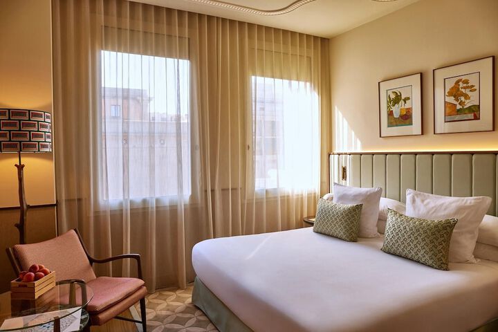 Room 16 of 108