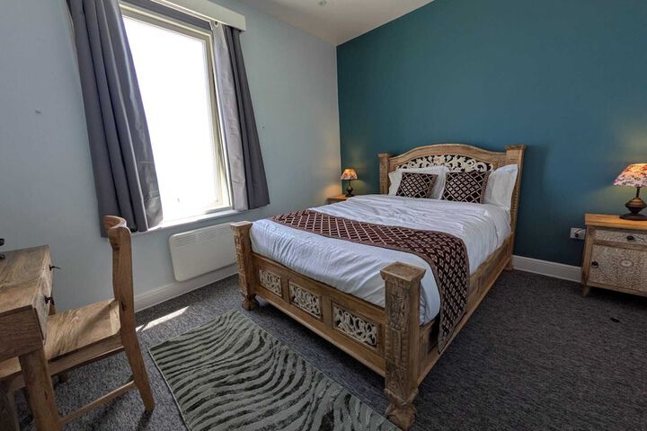 Room 5 of 11