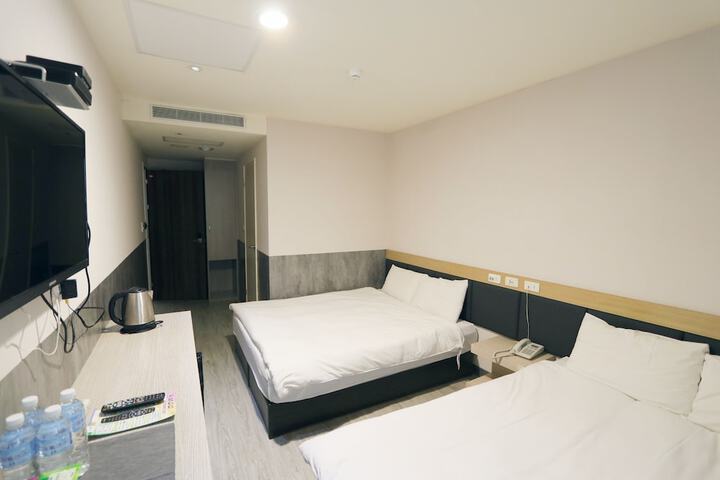 Room 47 of 99