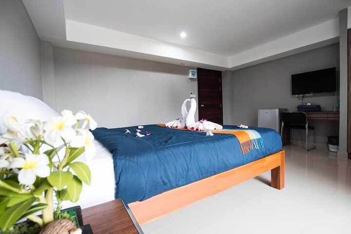 Room 16 of 40