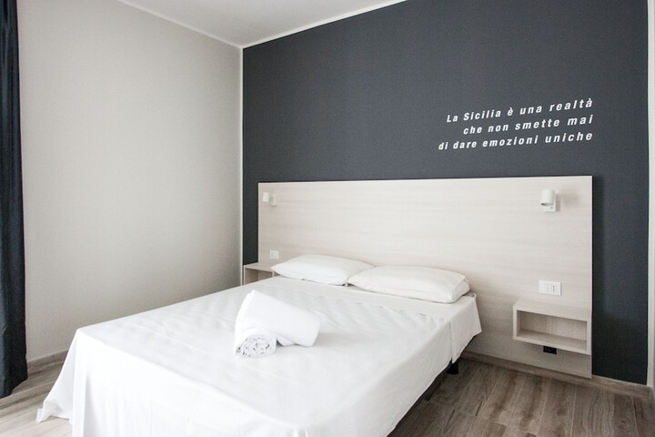 Room 11 of 53