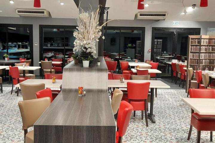 Dining 60 of 71