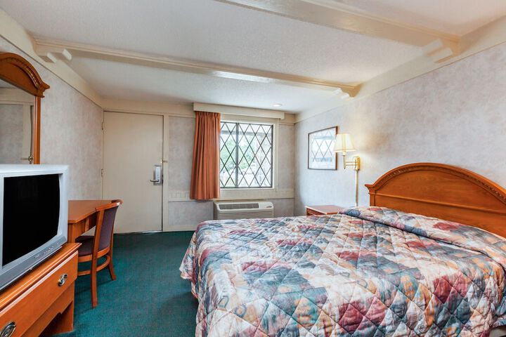 Room 20 of 34