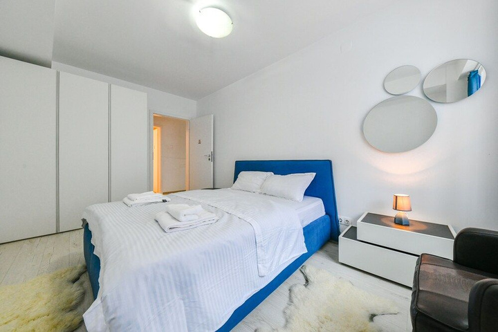 Room 5 of 15