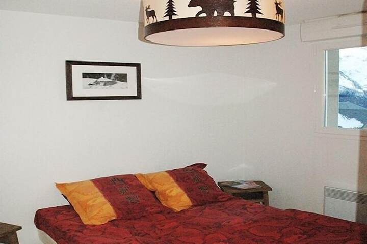 Room 2 of 12