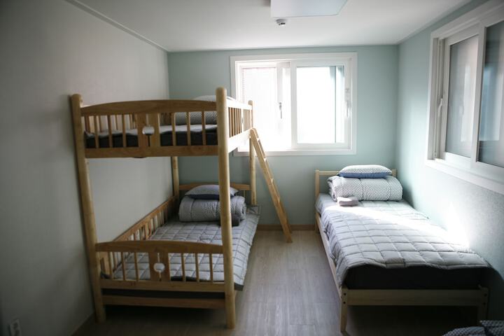 Room 10 of 49