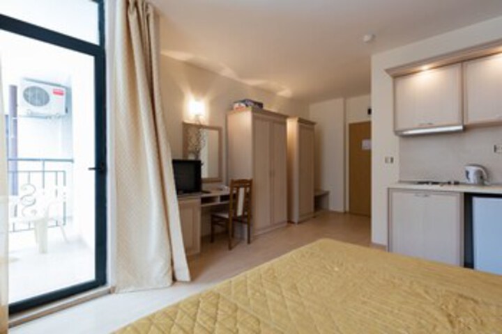 Room 15 of 20