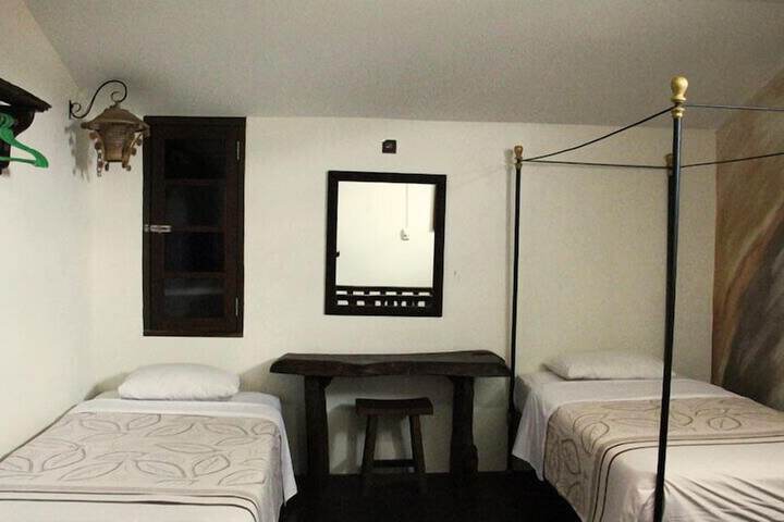 Room 16 of 36