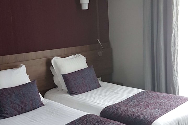 Room 16 of 52
