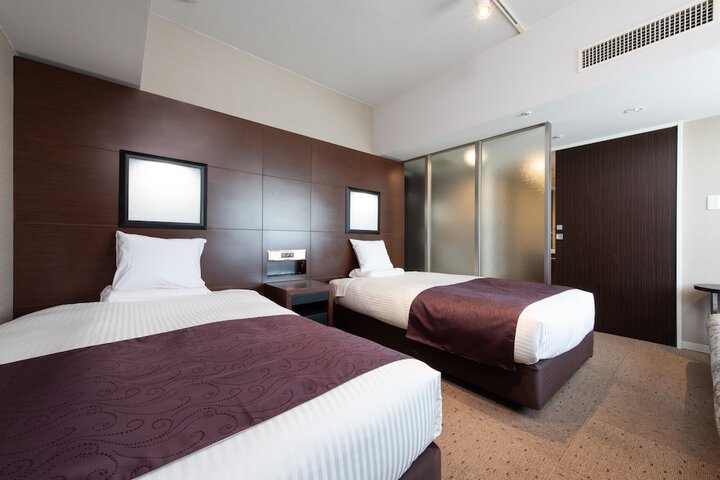 Room 11 of 31
