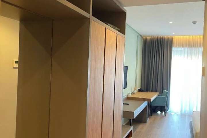 Room 4 of 44