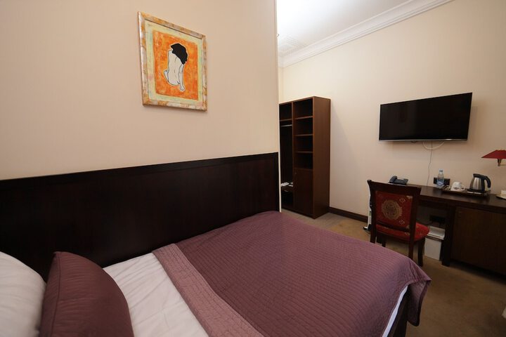 Room 30 of 89