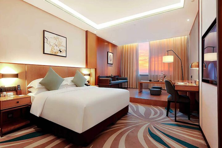 Room 80 of 162