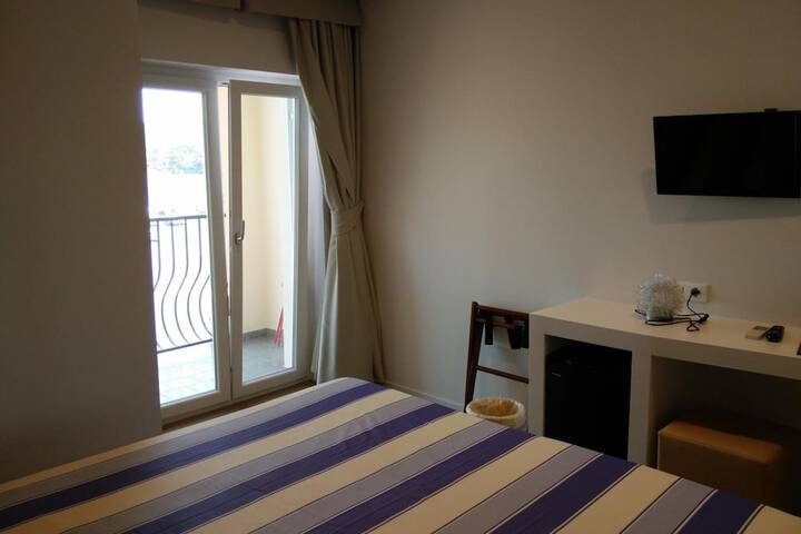 Room 15 of 82