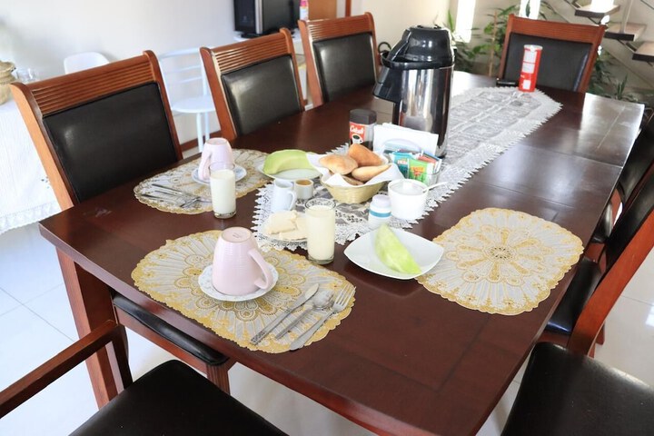 Breakfast/Coffee Service 25 of 33