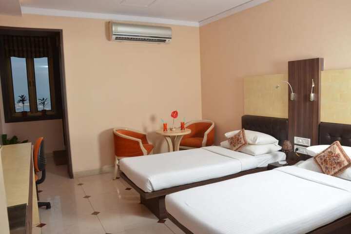 Room 5 of 34