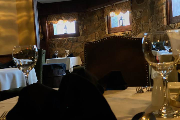 Dining 26 of 51