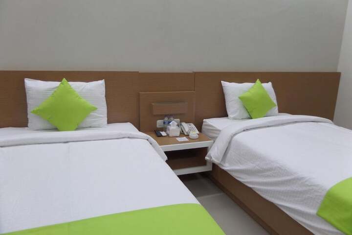 Room 9 of 25