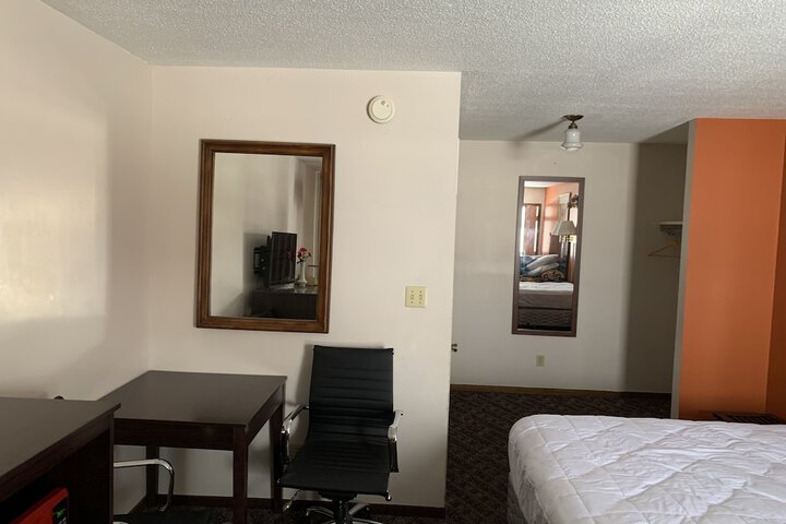Room 5 of 14