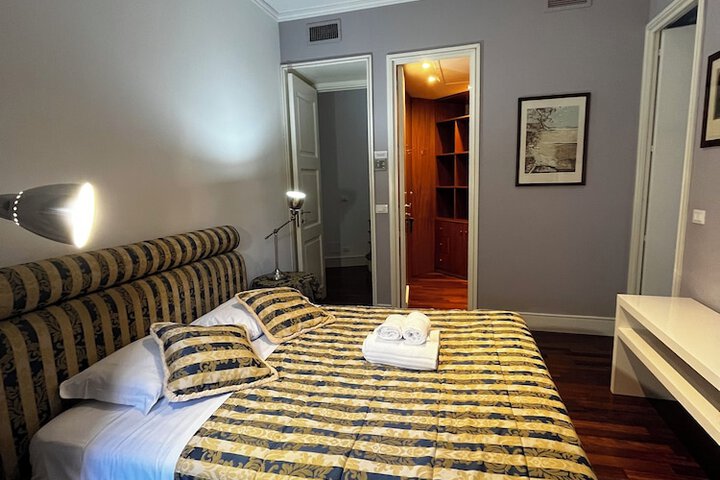Room 12 of 38