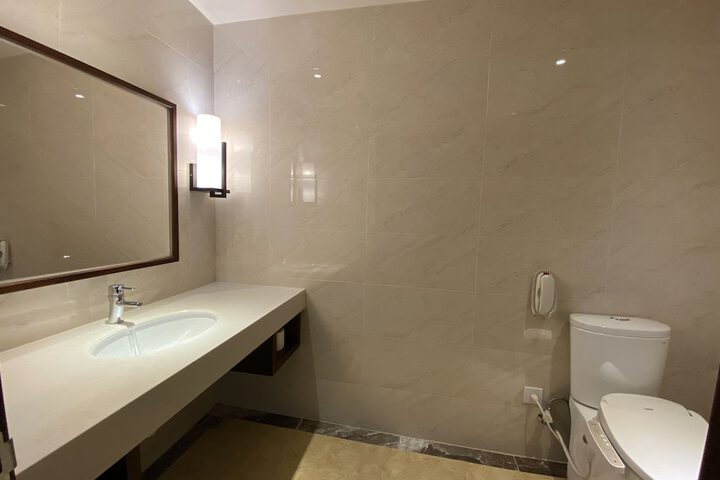 Room 74 of 120