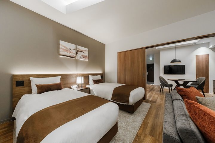Room 4 of 122