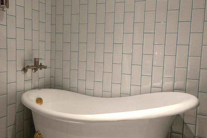 Room 62 of 89