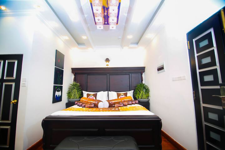Room 40 of 230