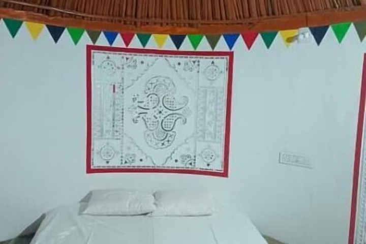 Room 15 of 34