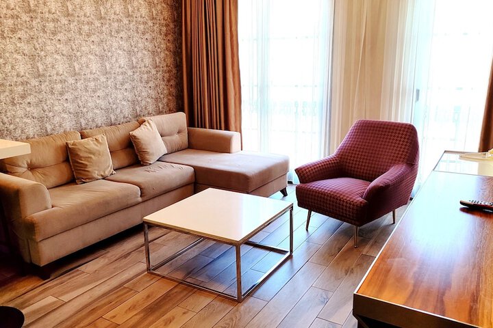 Room 32 of 68