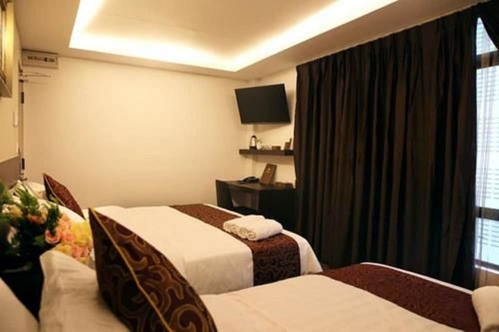 Room 15 of 36
