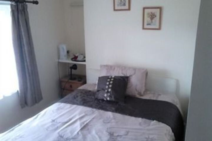 Room 9 of 13
