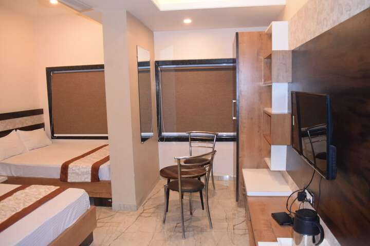 Room 14 of 21