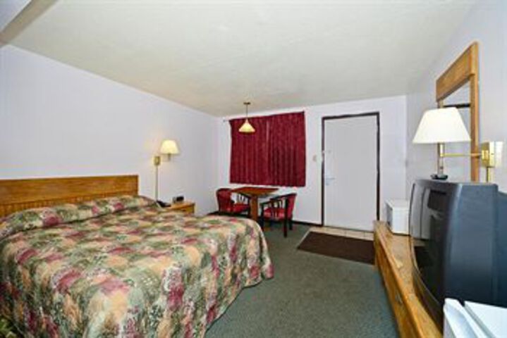 Room 6 of 11