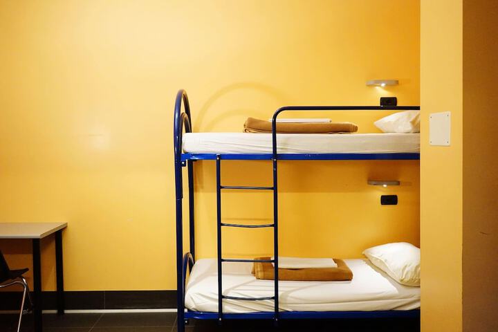 Room 7 of 51