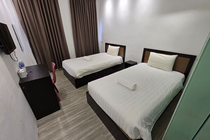 Room 21 of 27