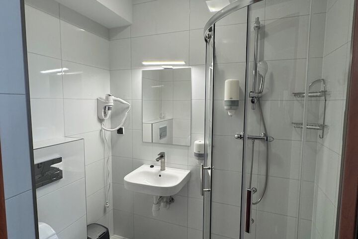 Room 34 of 62