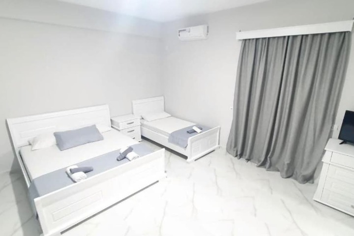 Room 2 of 49
