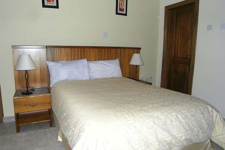 Room 17 of 34