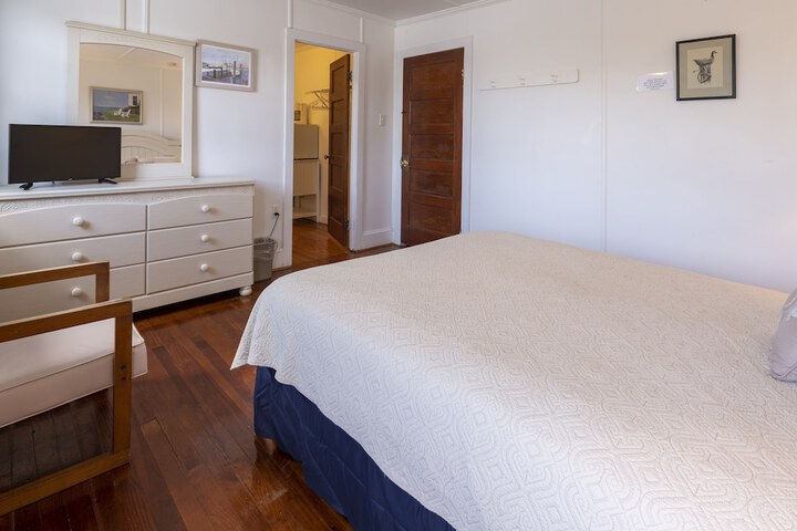 Room 122 of 309