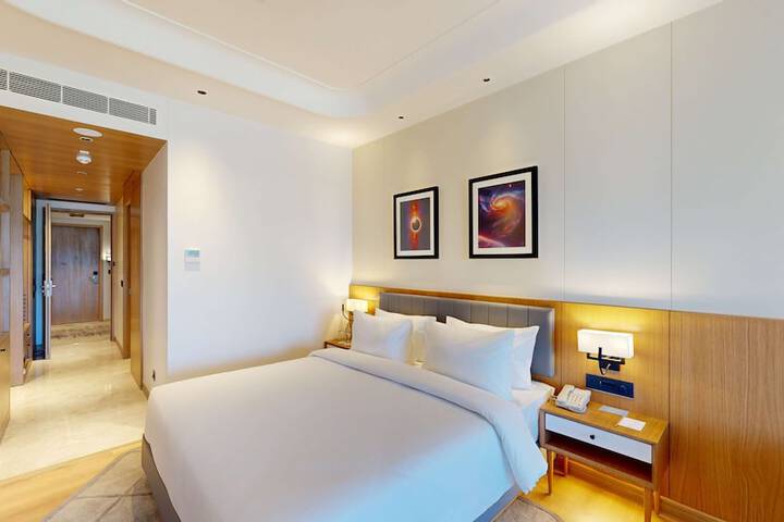 Room 17 of 94