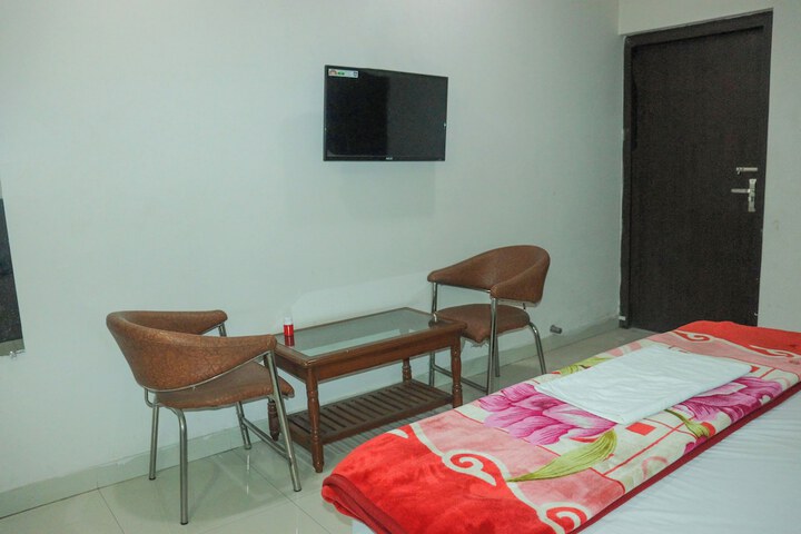 Room 27 of 44