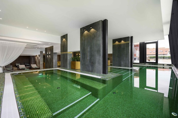 Pool 39 of 126