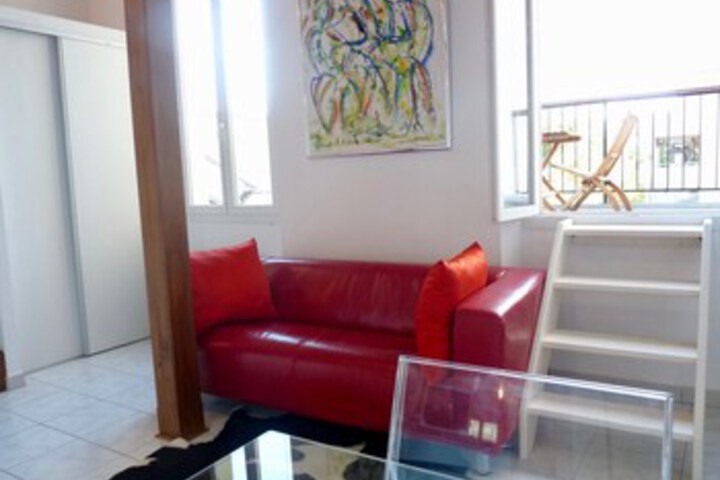 Room 9 of 28