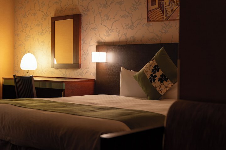Room 27 of 99