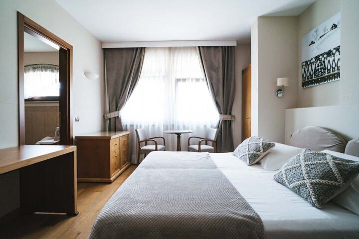 Room 14 of 51