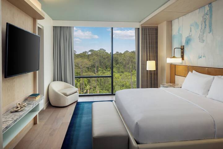 Room 42 of 243
